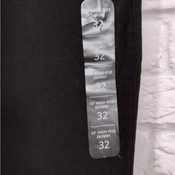 MO J.Crew Women Plus 10" High Rise Black Skinny Jean in Signature Stretch NWT 32 - Picture 3 of 9